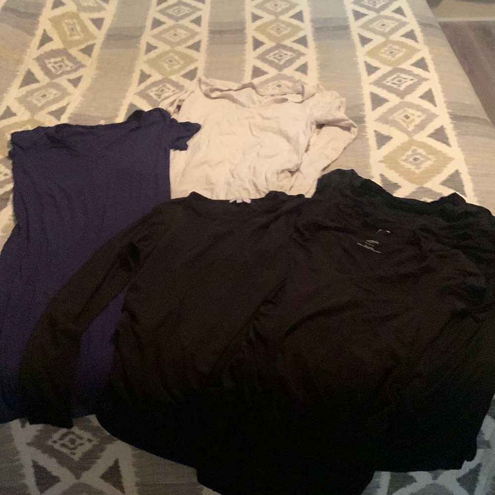 Lot maternity clothes